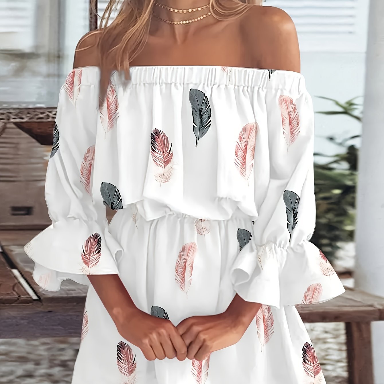 robe blanche avec plume