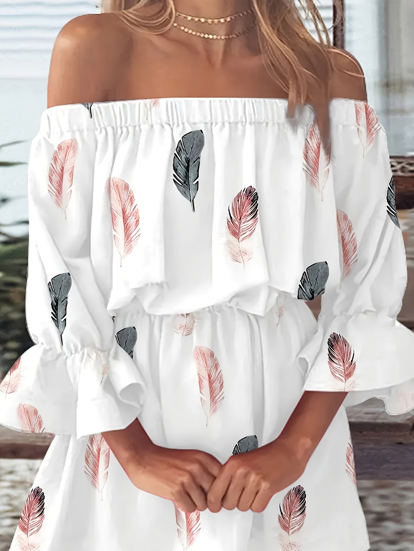 robe blanche avec plume